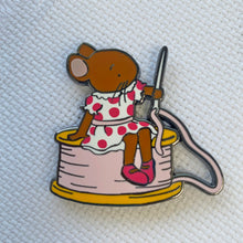 Load image into Gallery viewer, Sewing Mouse Needle Minder - Bothy Threads